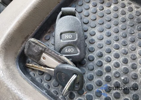 2005 GMC Yukon Slt from USA, damaged, VIN 1GKEK13T55J183154